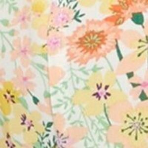 Pretty floral blouse new with tags